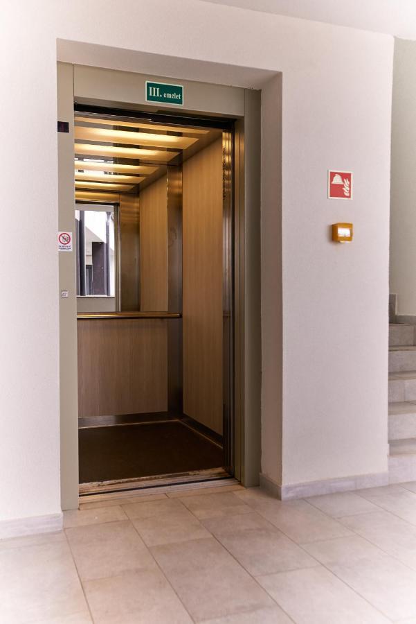 Apartamento Starlight Bronze Szeged- Exclusive Exterior foto